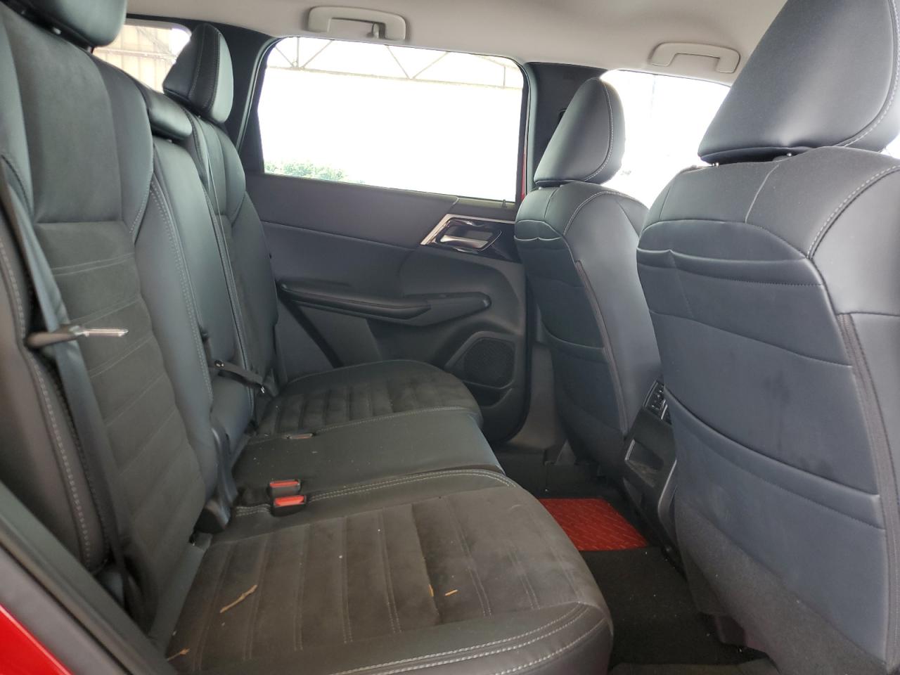 JA4J3UA88NZ025264 2022 Mitsubishi Outlander Se