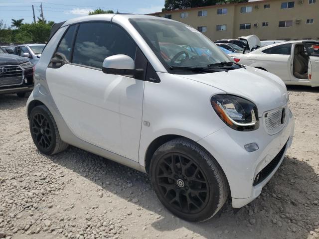 VIN WMEFK5DA0HK173197 2017 Smart Fortwo no.4