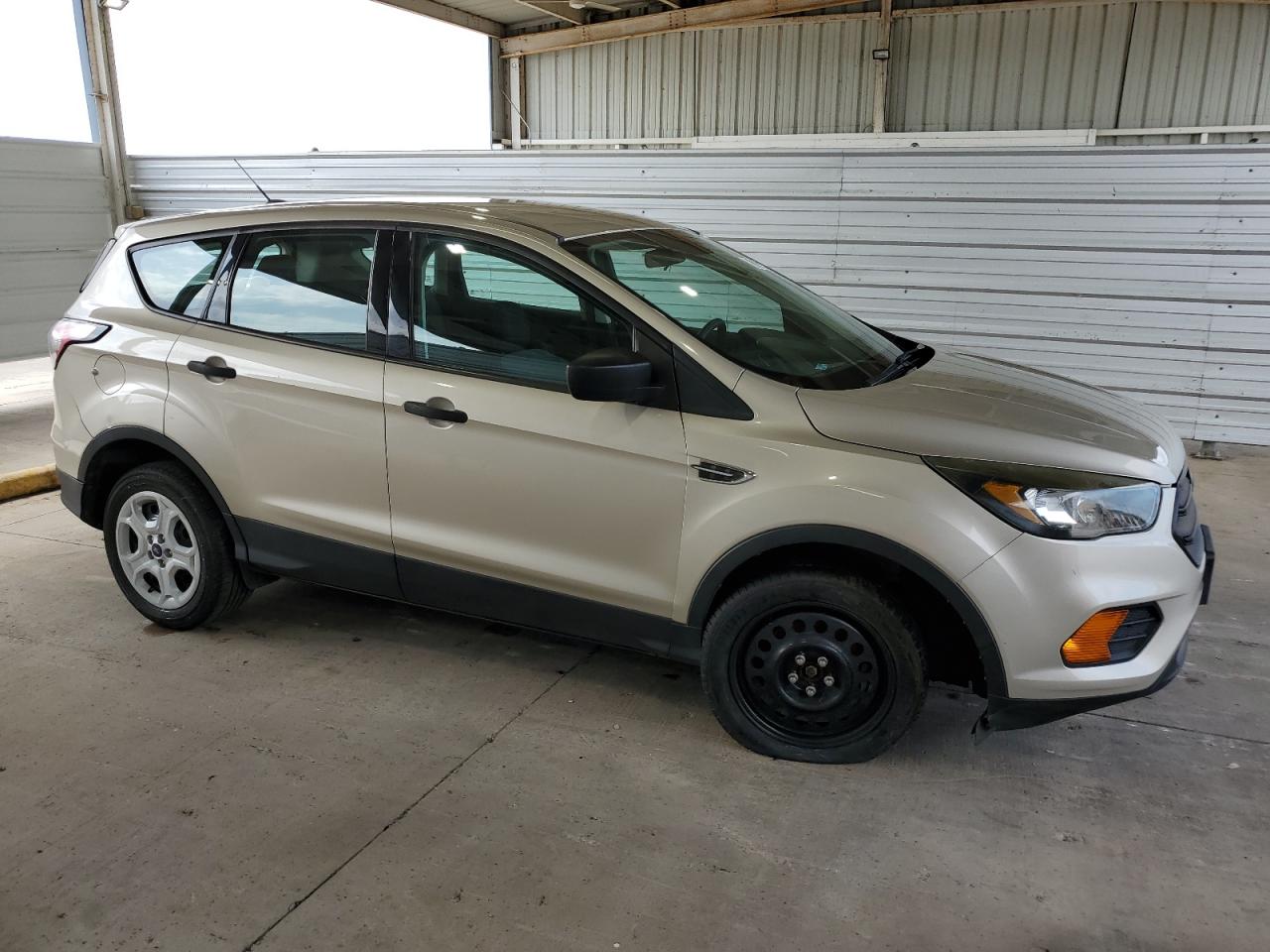 1FMCU0F74JUB33212 2018 Ford Escape S