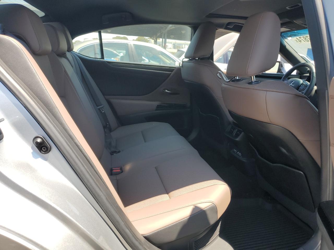 58ADA1C17NU026303 2022 Lexus Es 300H Base