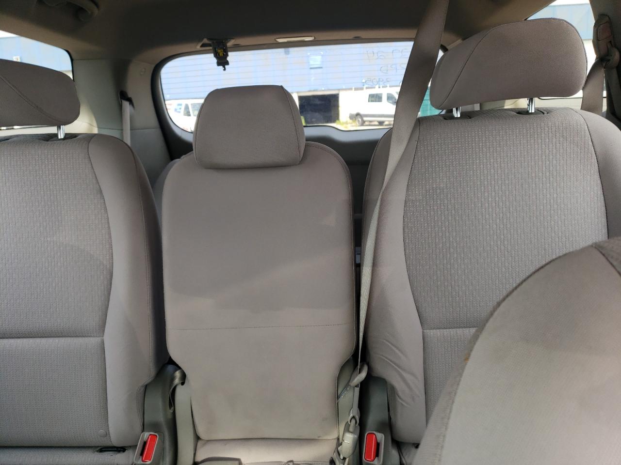 KNDMB5C16H6233905 2017 Kia Sedona Lx