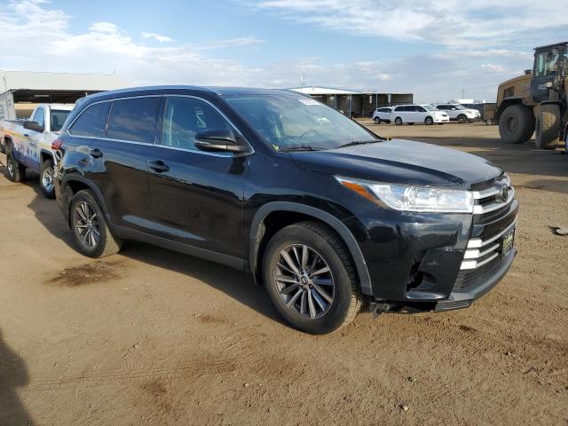 VIN 5TDJZRFH4KS570580 2019 Toyota Highlander, SE no.4