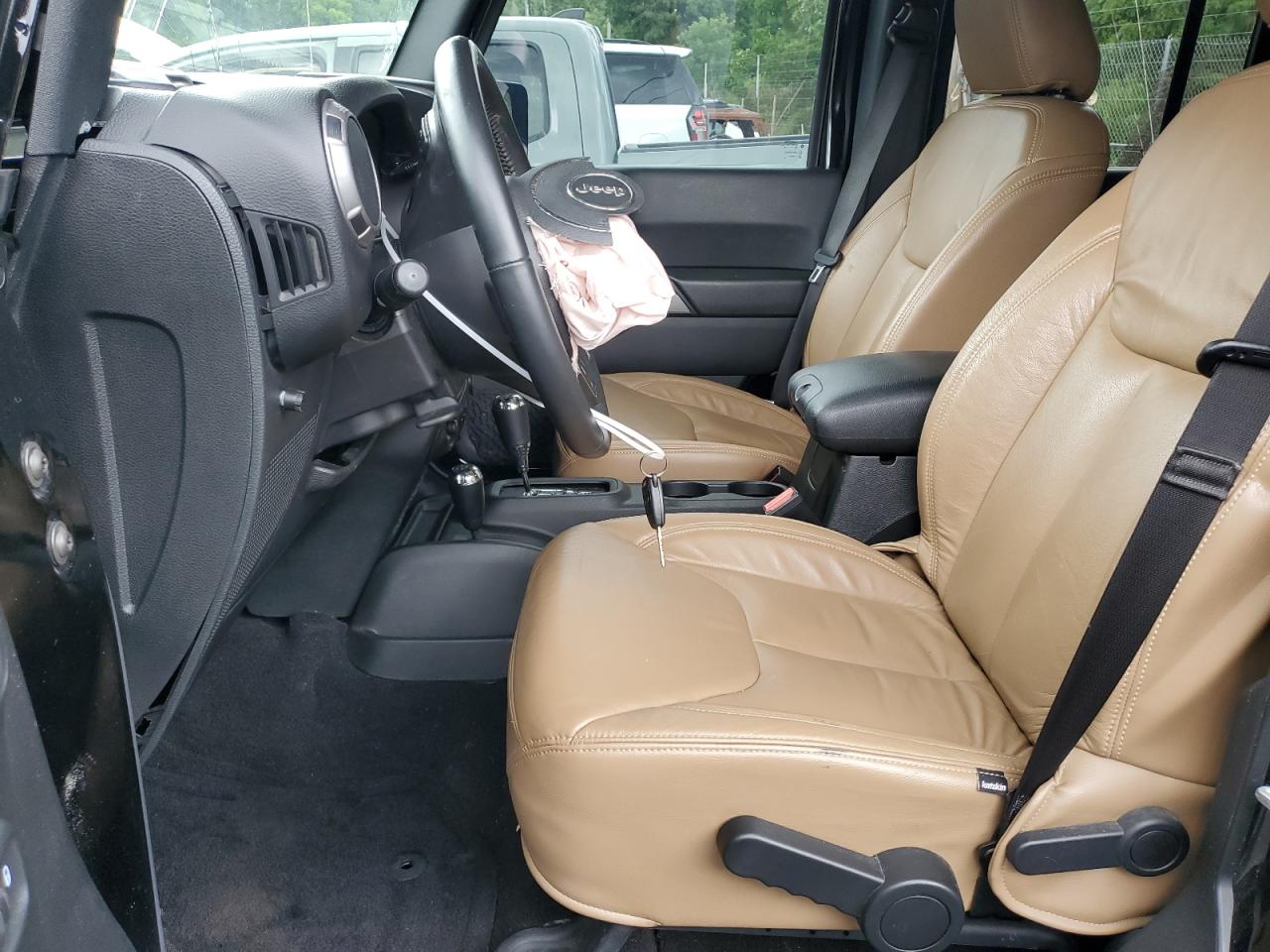 1C4BJWDG1JL813265 2018 Jeep Wrangler Unlimited Sport