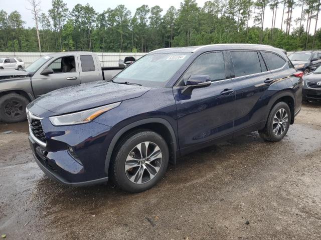 2021 TOYOTA HIGHLANDER XLE 2021