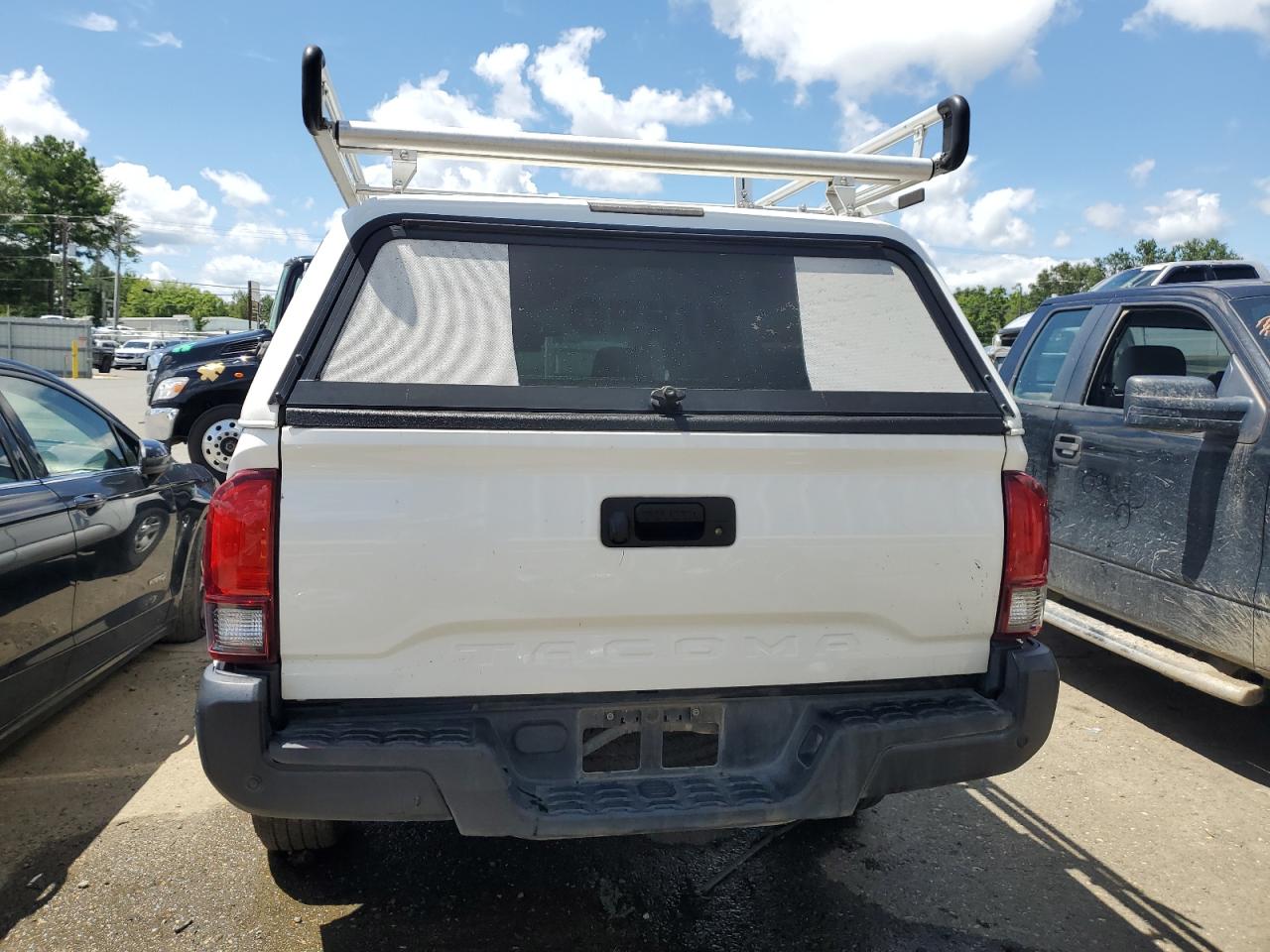 2018 Toyota Tacoma Access Cab vin: 5TFRX5GN2JX108260