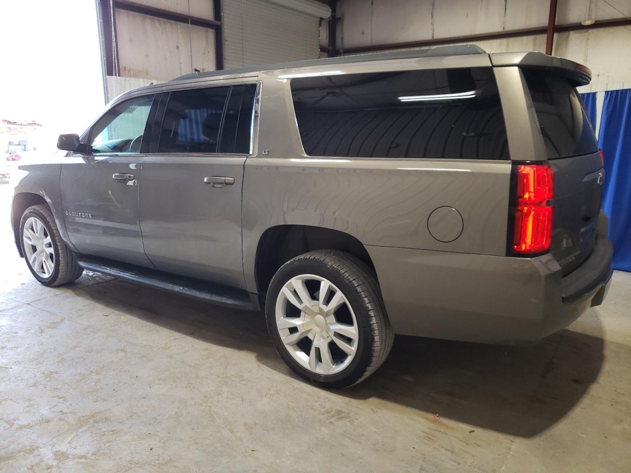 2017 Chevrolet Suburban K1500 Lt vin: 1GNSKHKC7HR388576