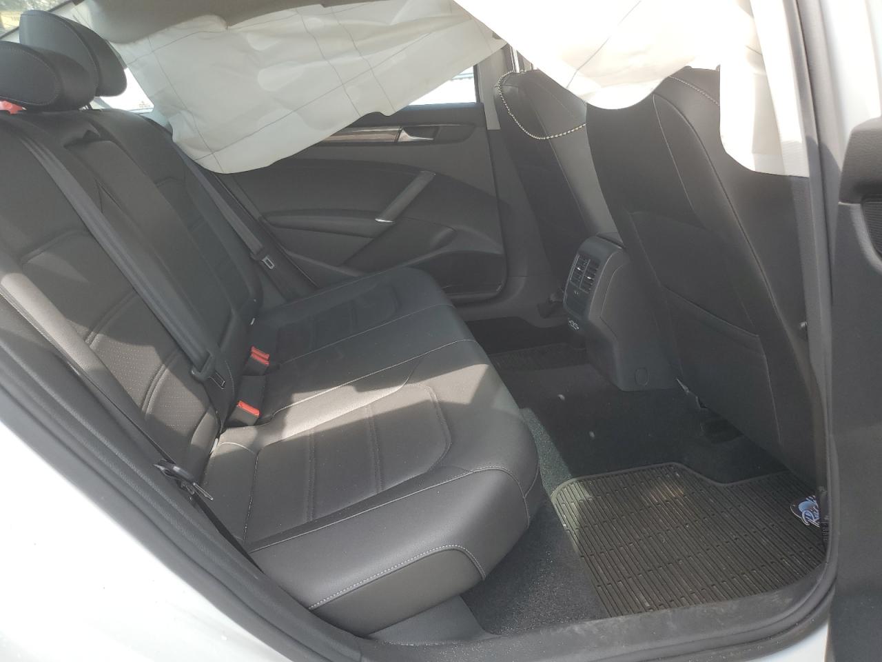 1VWMA7A36LC016249 2020 Volkswagen Passat R-Line