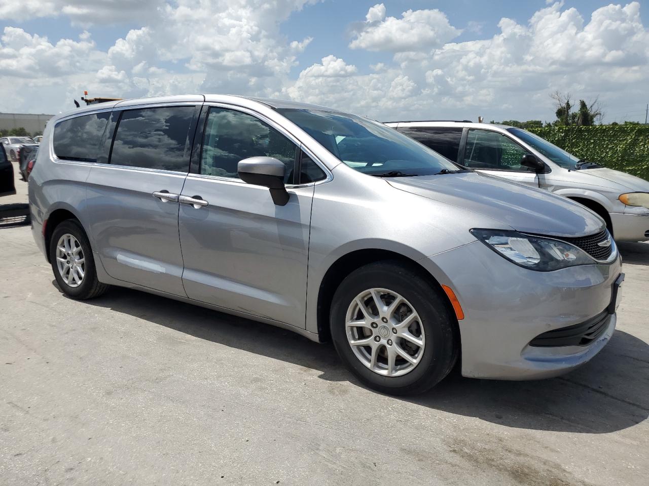 2C4RC1CG5HR501609 2017 Chrysler Pacifica Lx