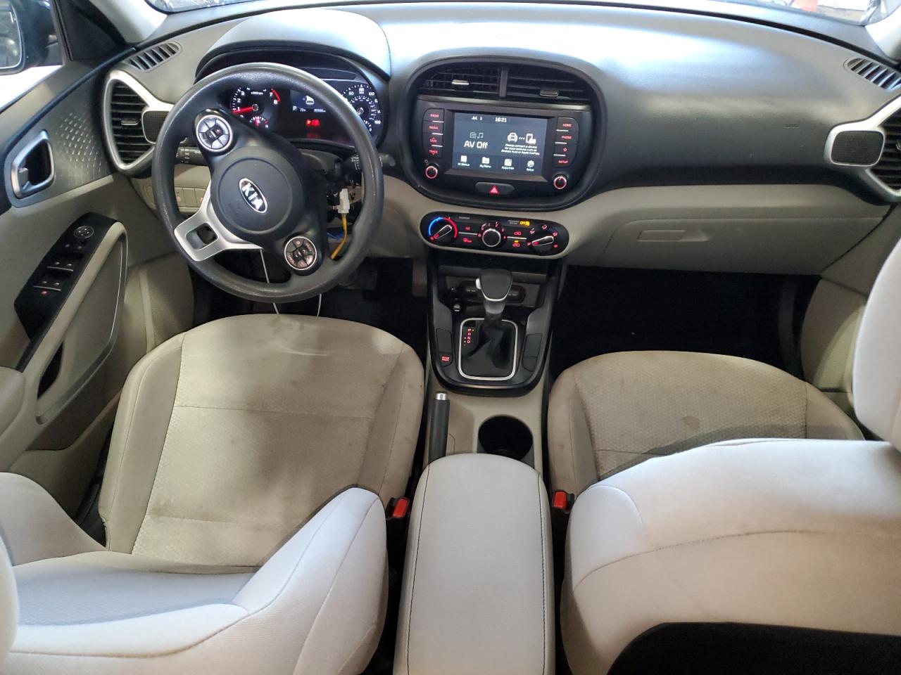 KNDJ23AU1L7726608 2020 Kia Soul Lx