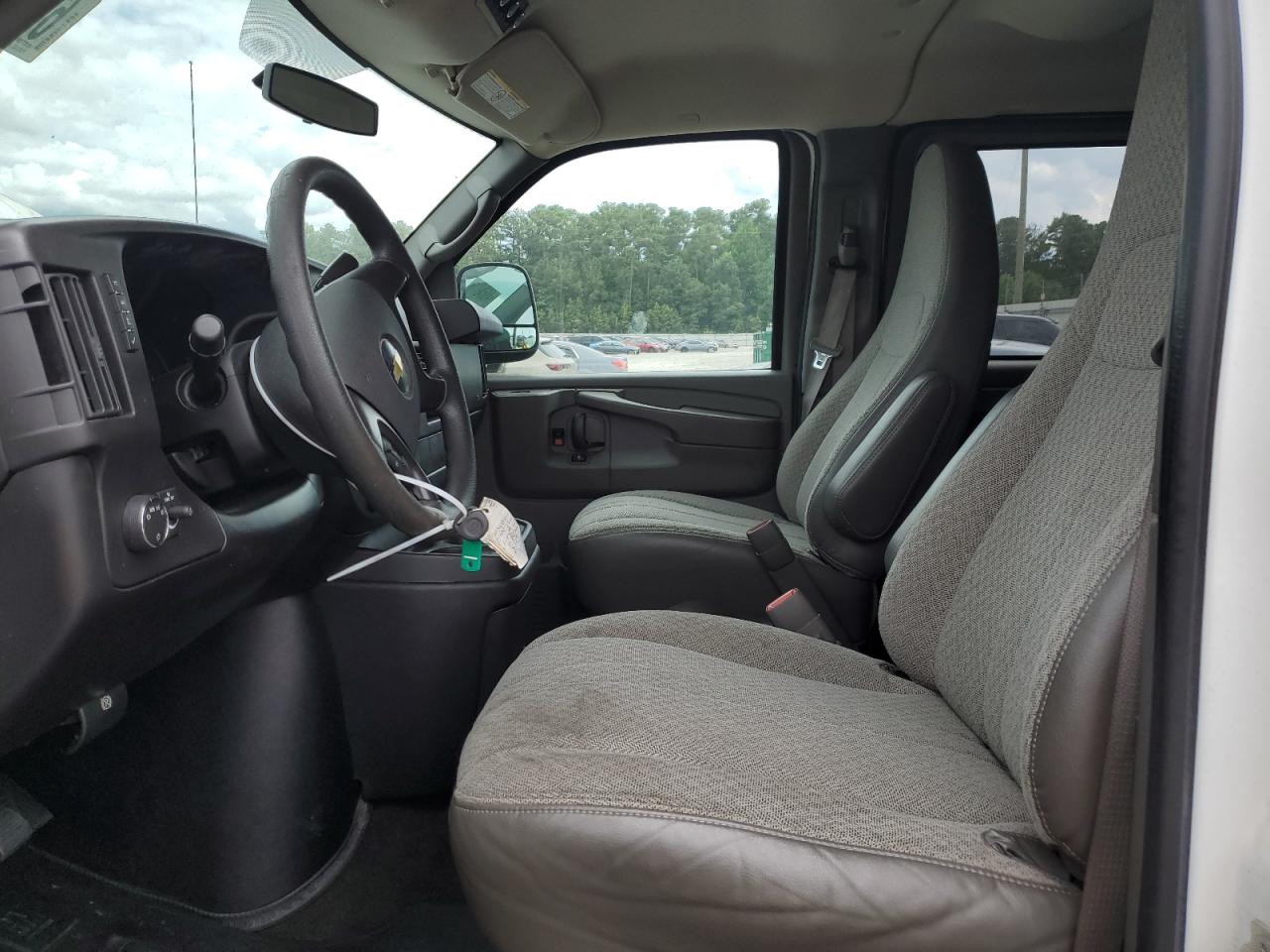 1GA2GYDG3A1162087 2010 Chevrolet Express G3500 Lt