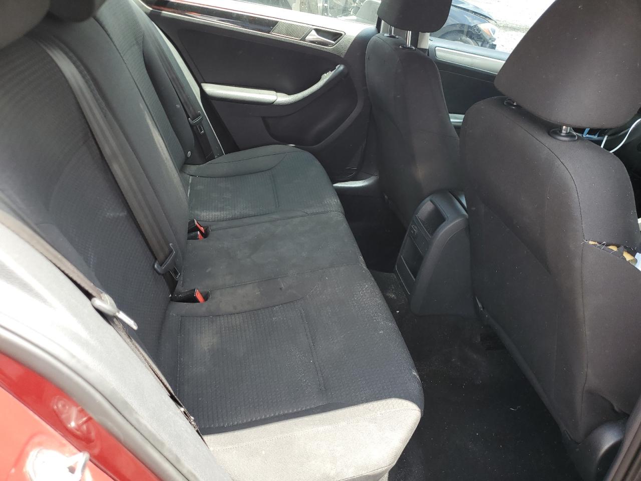 3VWD67AJ3GM340165 2016 Volkswagen Jetta Se