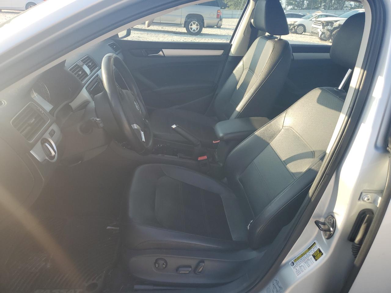 1VWBP7A3XDC021090 2013 Volkswagen Passat Se