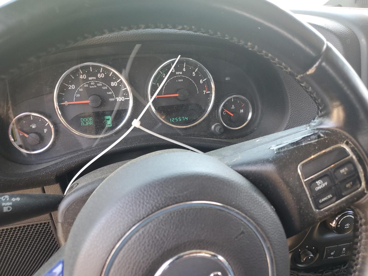 1C4BJWEG9EL245545 2014 Jeep Wrangler Unlimited Sahara