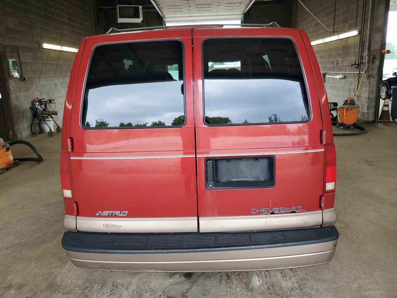 1GNDM19W11B101497 2001 Chevrolet Astro