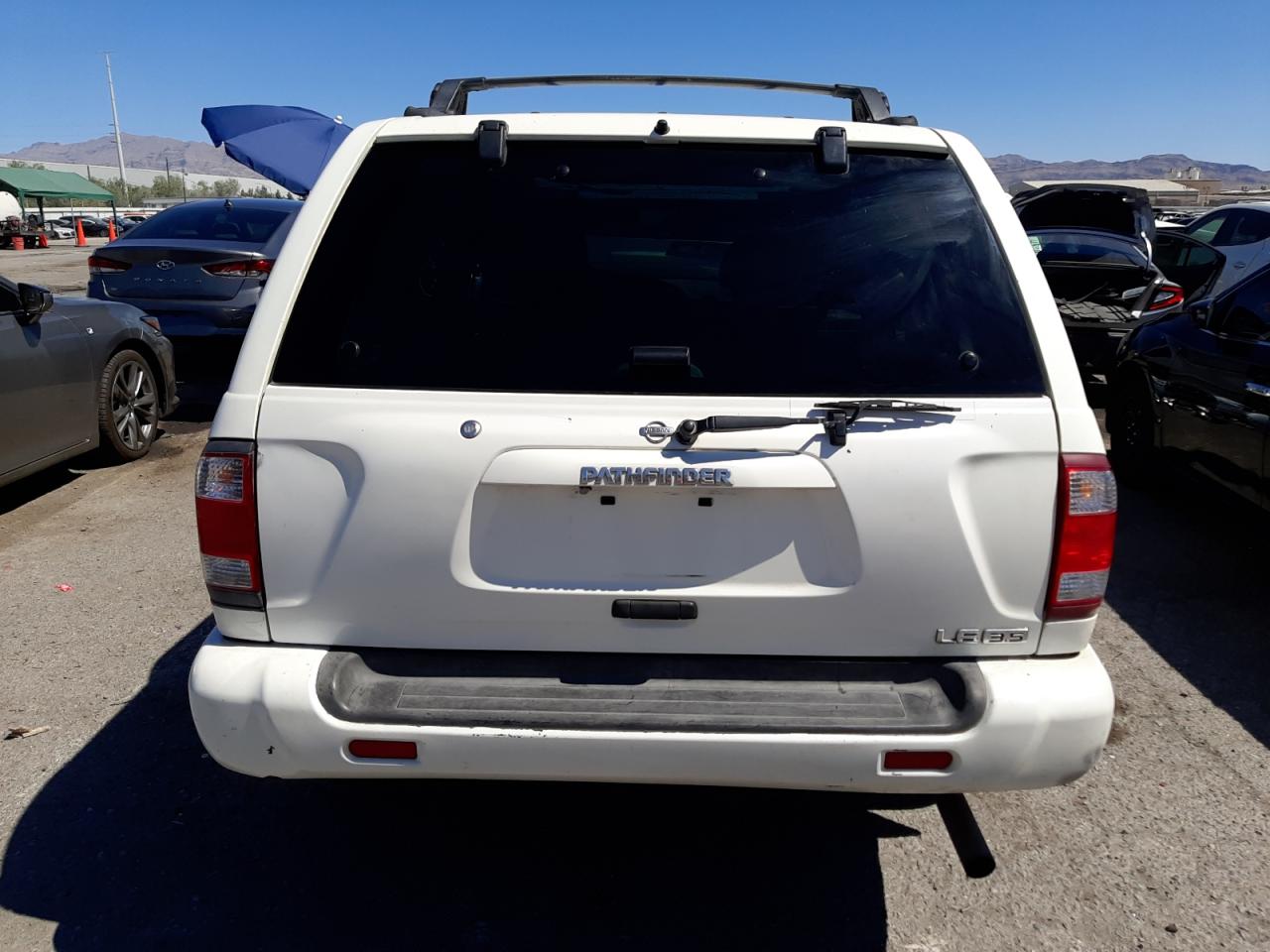 JN8DR09Y61W589669 2001 Nissan Pathfinder Le