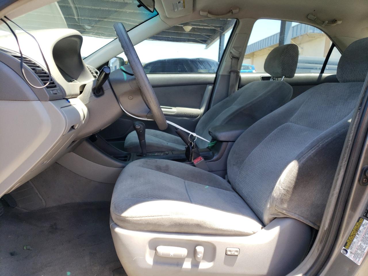 4T1BE32K94U909617 2004 Toyota Camry Le