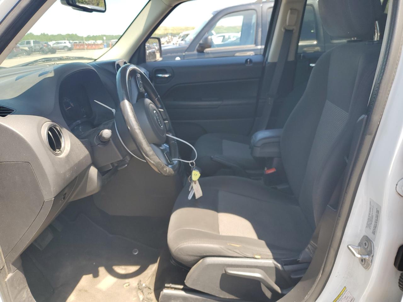 1C4NJRFB3GD586857 2016 Jeep Patriot Latitude 1C4NJRFB3GD586857 2016 Jeep Patriot Latitude
