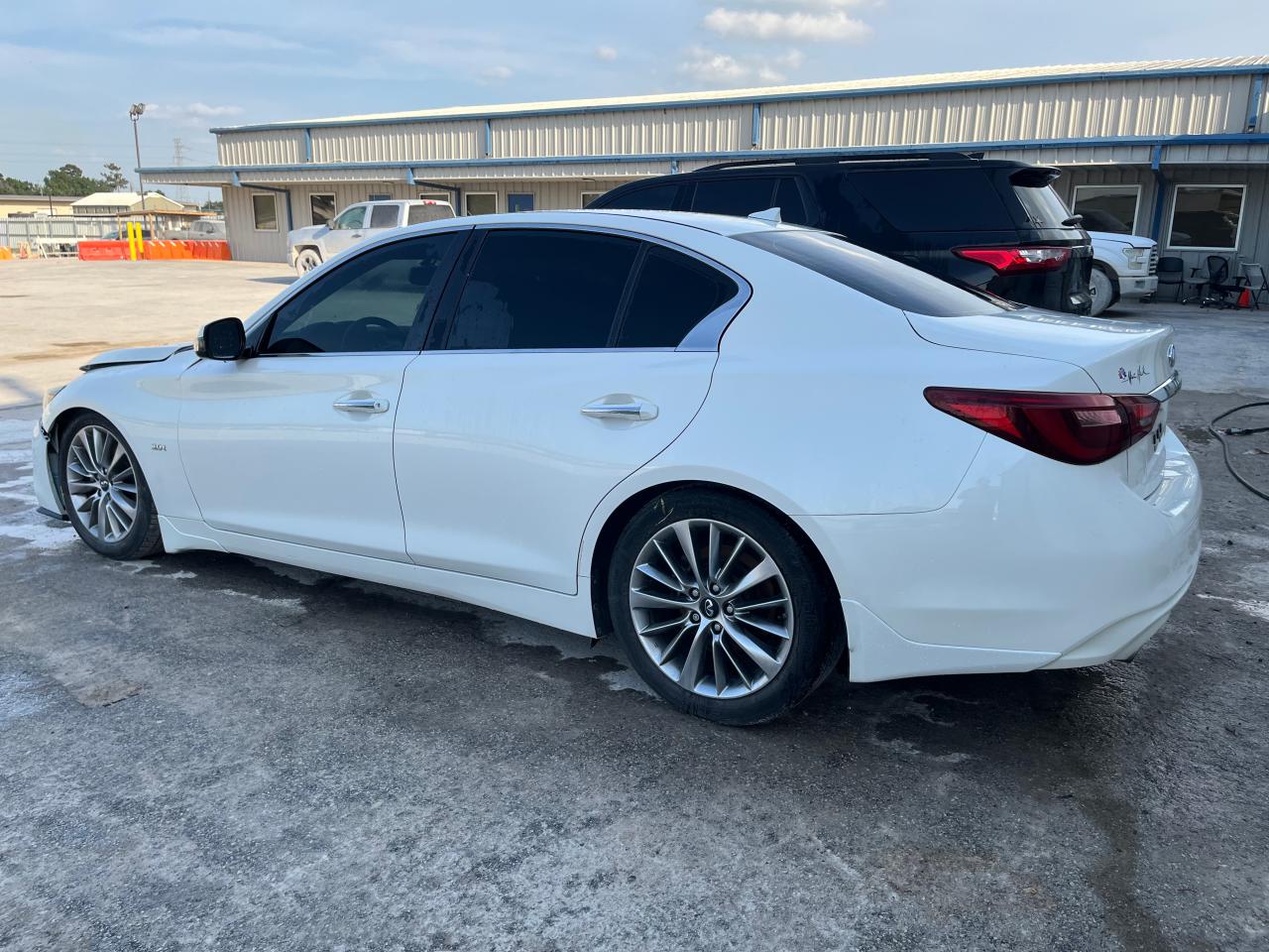 JN1EV7APXJM366671 2018 Infiniti Q50 Luxe