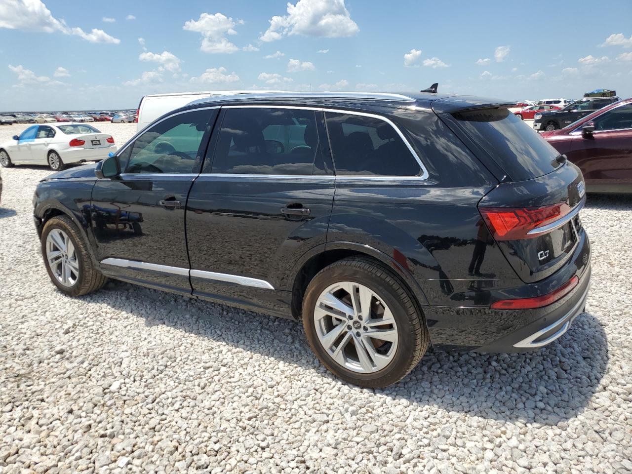 WA1LJBF70MD020686 2021 Audi Q7 Premium Plus