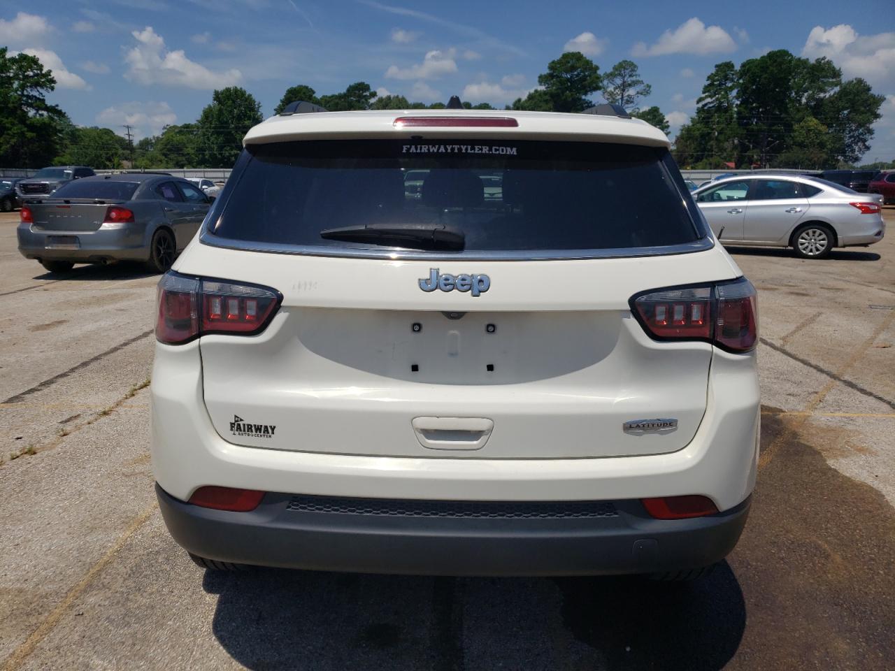 3C4NJCBB9JT194552 2018 Jeep Compass Latitude