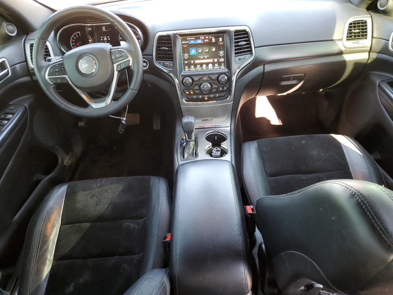 1C4RJFAG3HC792481 2017 Jeep Grand Cherokee Laredo