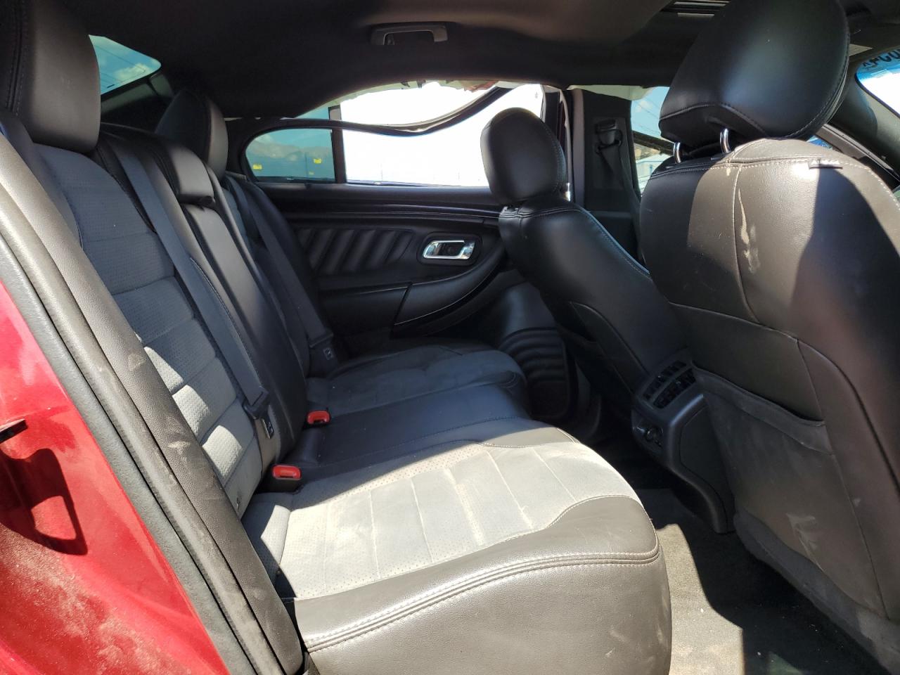 1FAHP2KT1FG107131 2015 Ford Taurus Sho