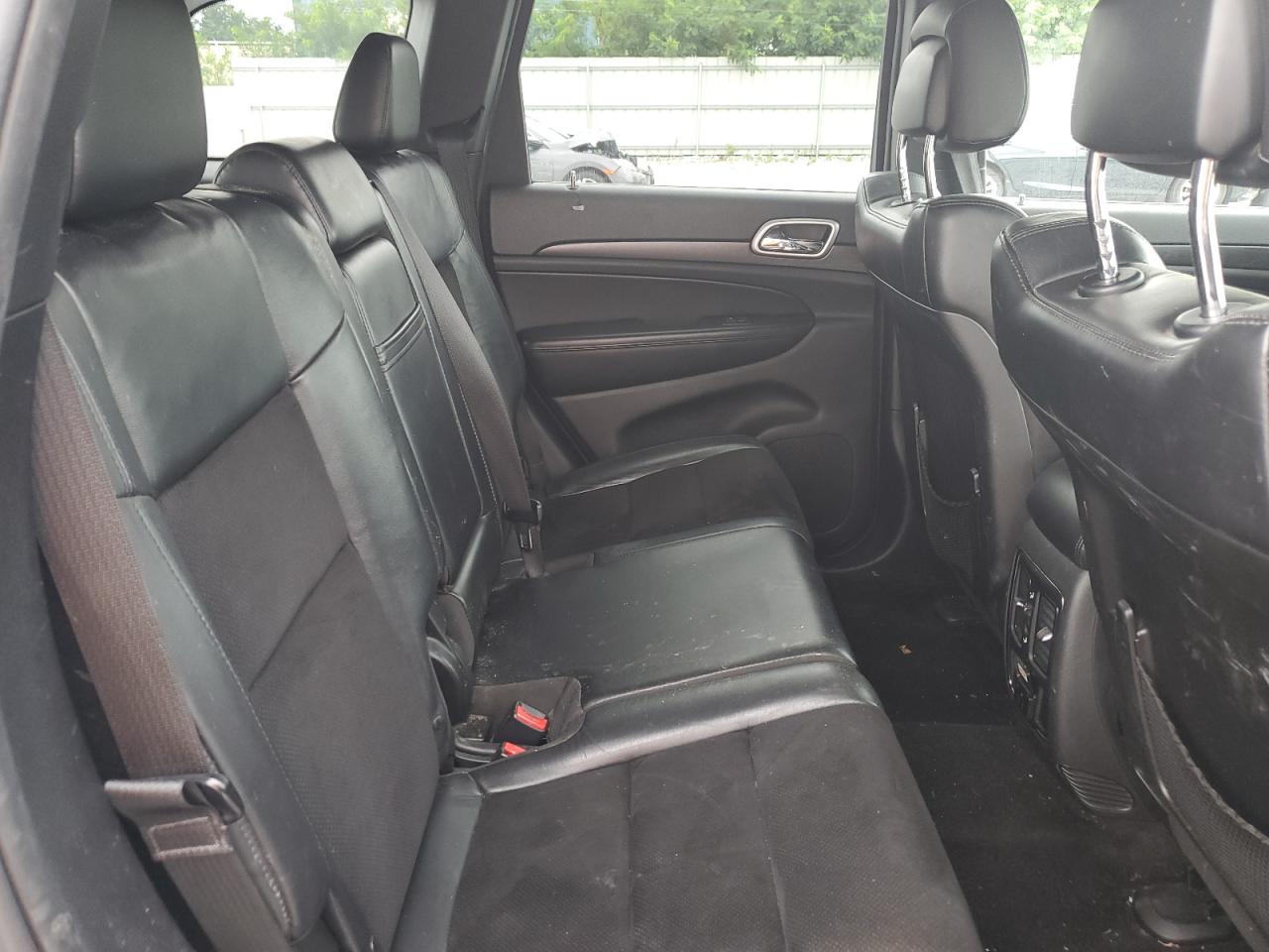 1C4RJFAG4FC834833 2015 Jeep Grand Cherokee Laredo