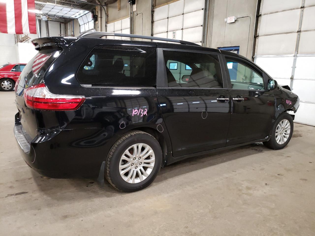 5TDYZ3DC2HS894994 2017 Toyota Sienna Xle