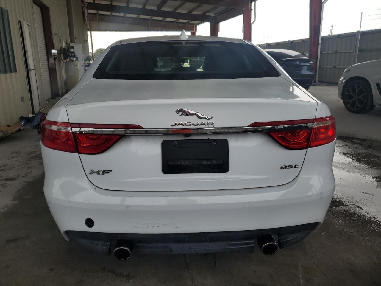 2017 Jaguar Xf Premium vin: SAJBD4BV4HCY44941