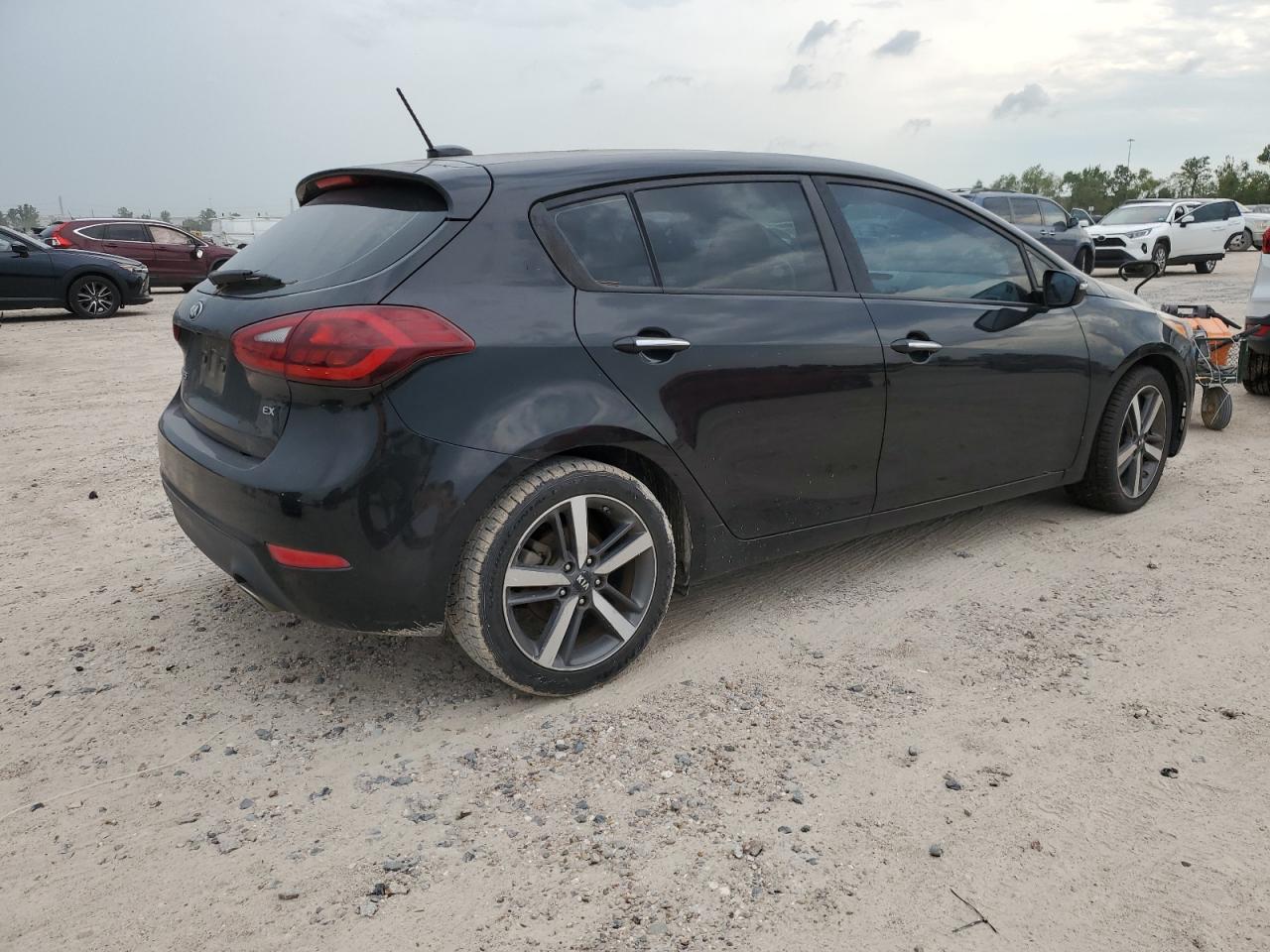 2017 Kia Forte Ex vin: KNAFX5A87H5673662