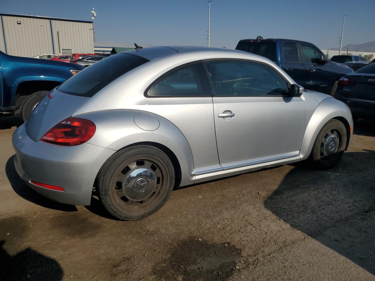 2013 Volkswagen Beetle vin: 3VWHP7AT2DM668592