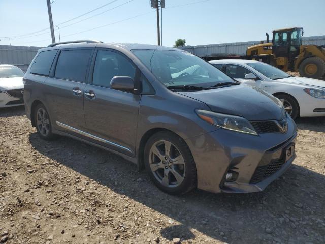 2018 TOYOTA SIENNA SE 5TDXZ3DC3JS912761