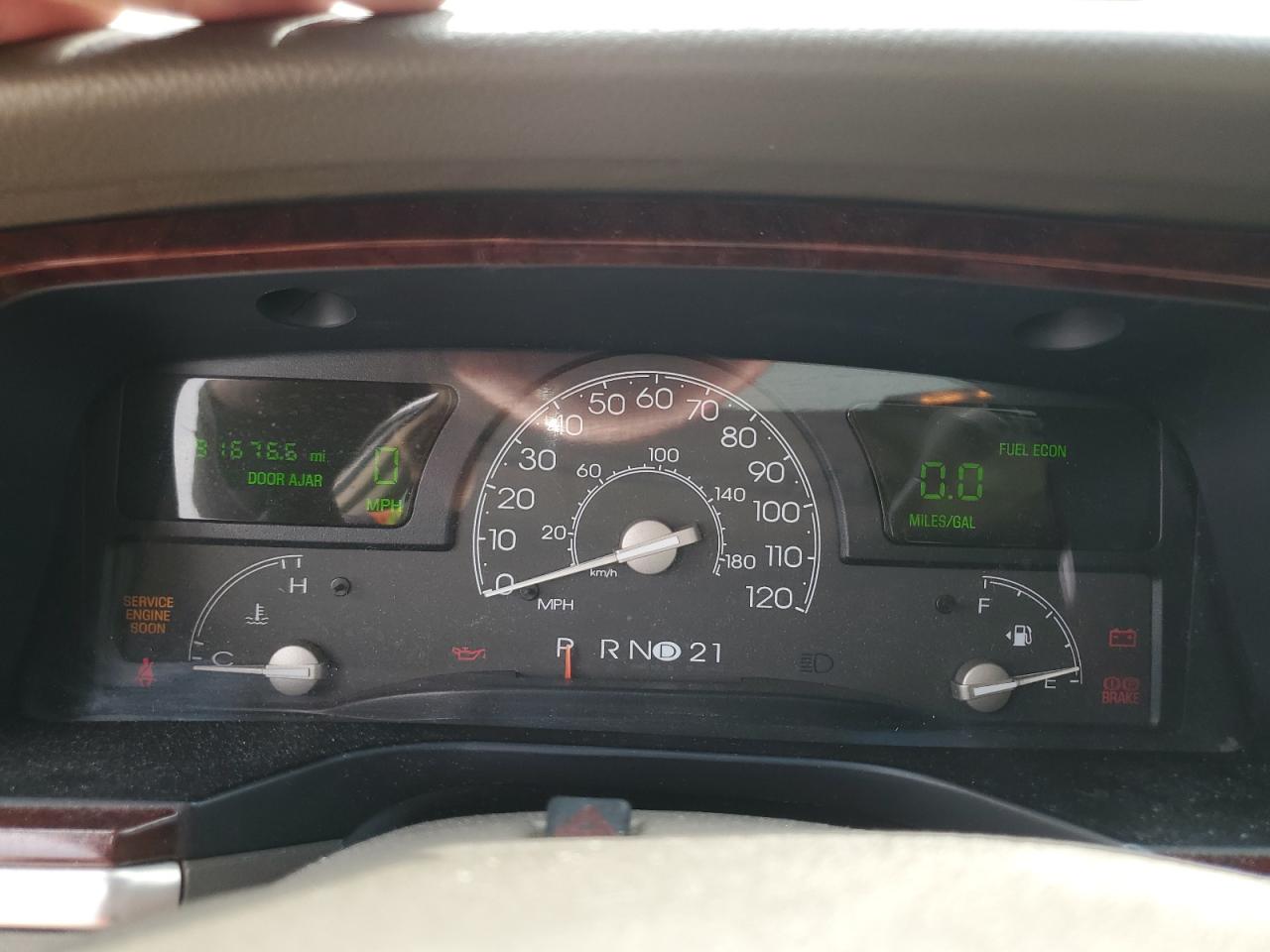 1LNHM82W65Y621724 2005 Lincoln Town Car Signature Limited