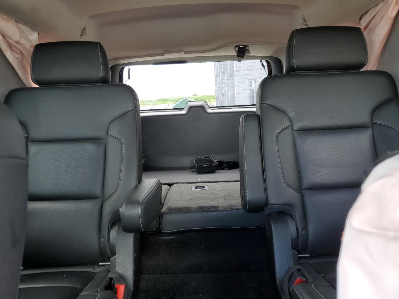 1GNSCCKJ7JR360832 2018 Chevrolet Tahoe C1500 Premier