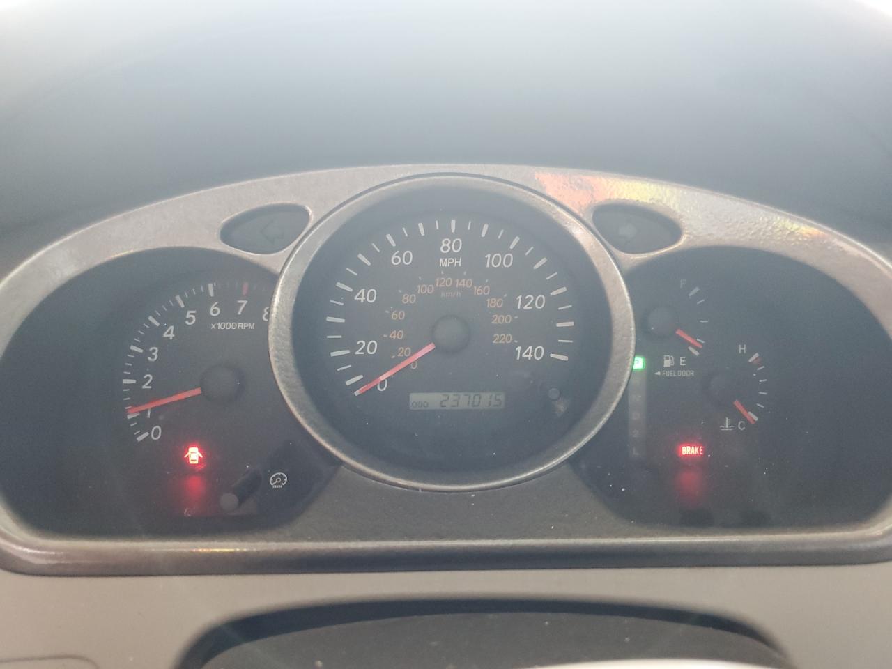 JTEGF21AX20048104 2002 Toyota Highlander Limited