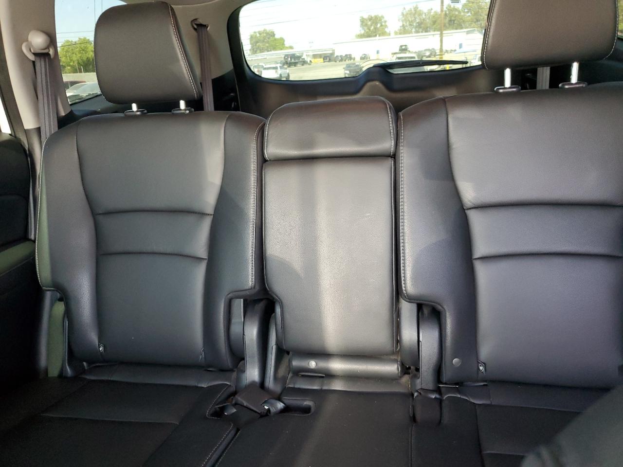 5FNYF6H77HB049974 2017 Honda Pilot Exln