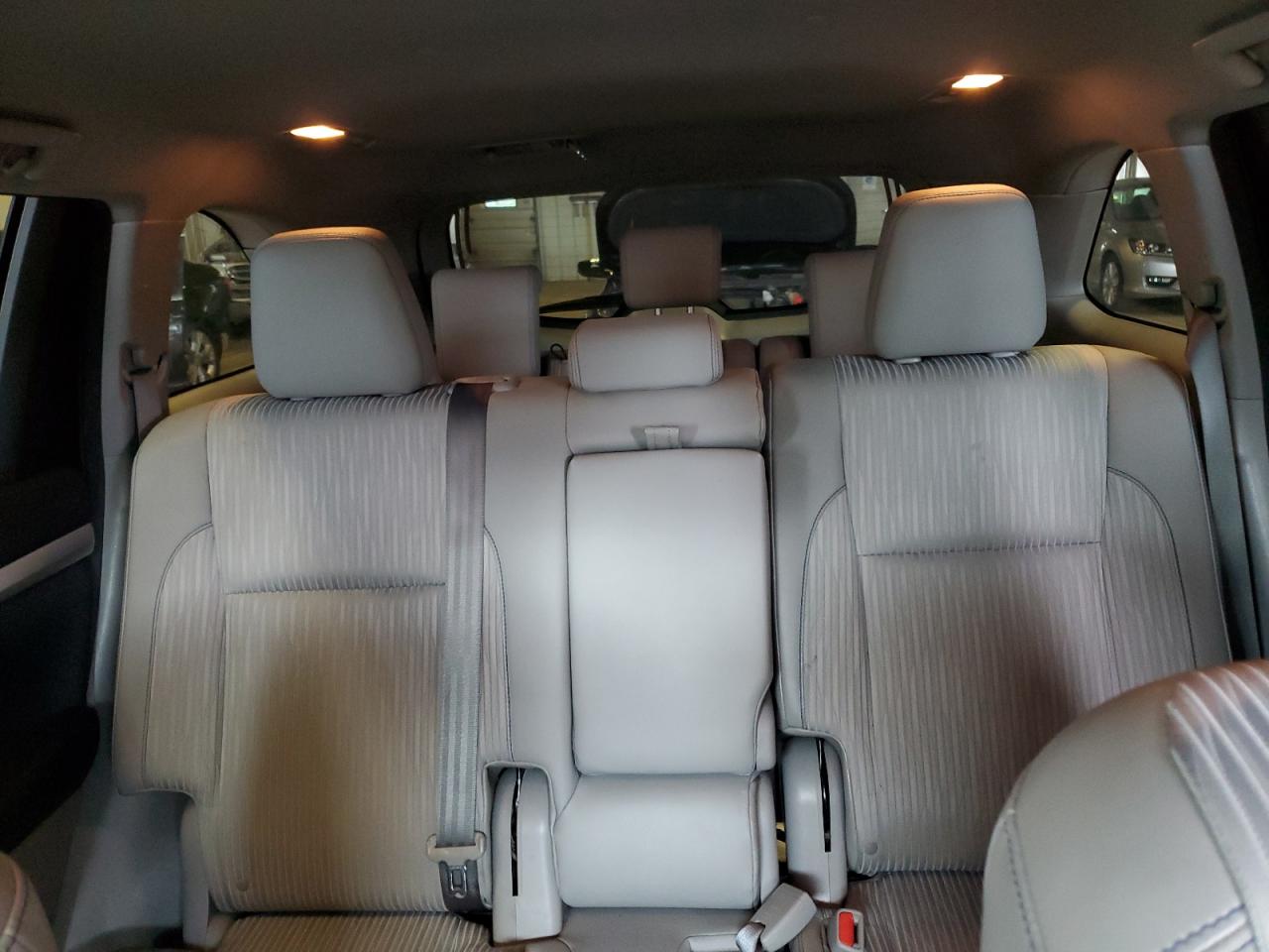 5TDBKRFH1FS141072 2015 Toyota Highlander Le