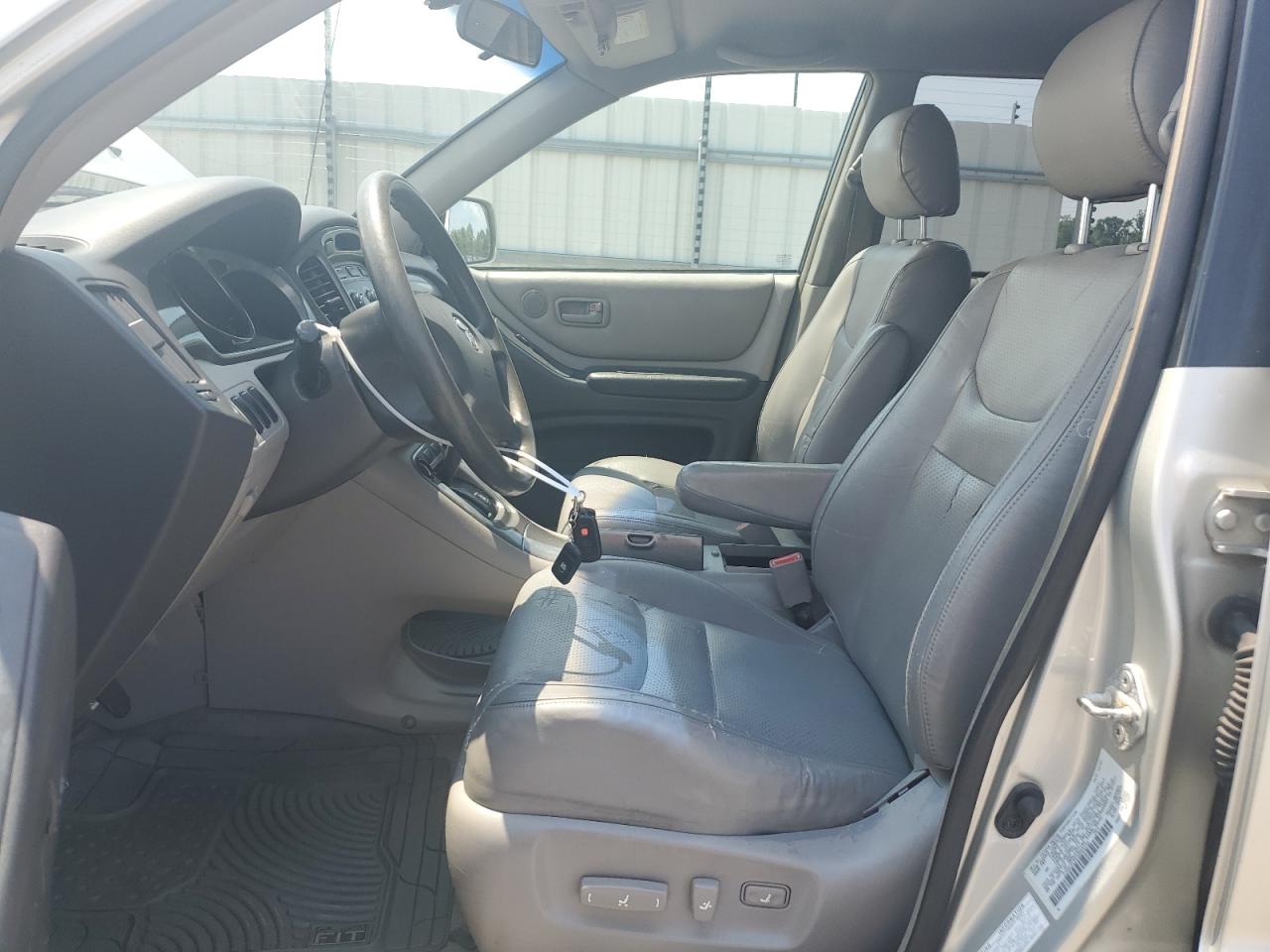 JTEGF21AX30084148 2003 Toyota Highlander Limited