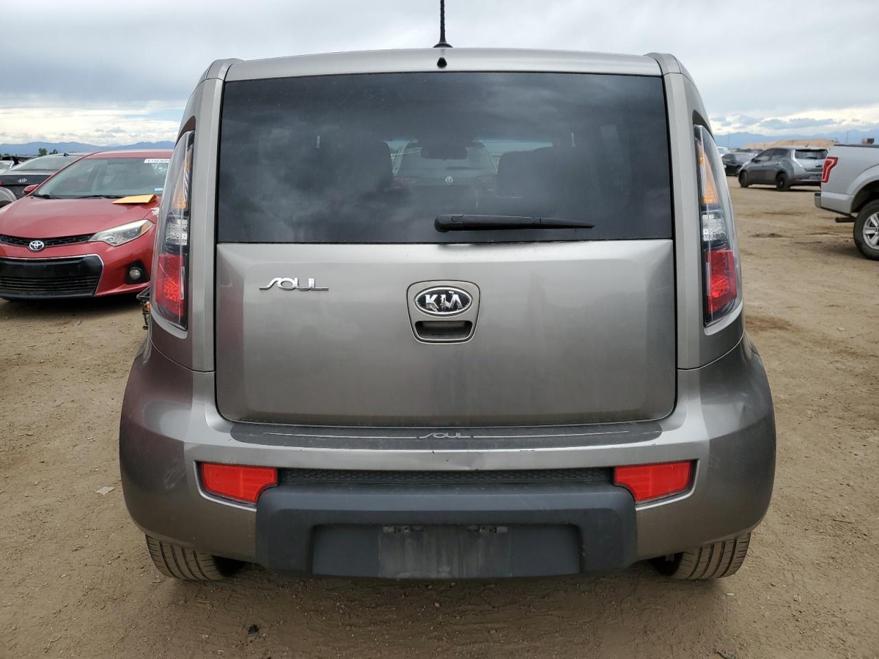 KNDJT2A26B7202472 2011 Kia Soul +