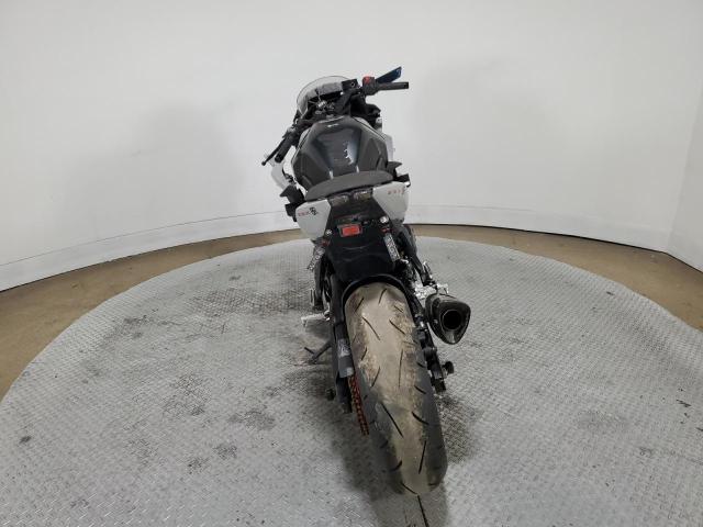 2024 SUZUKI GSX800 F - JS1EM13B8R7100066
