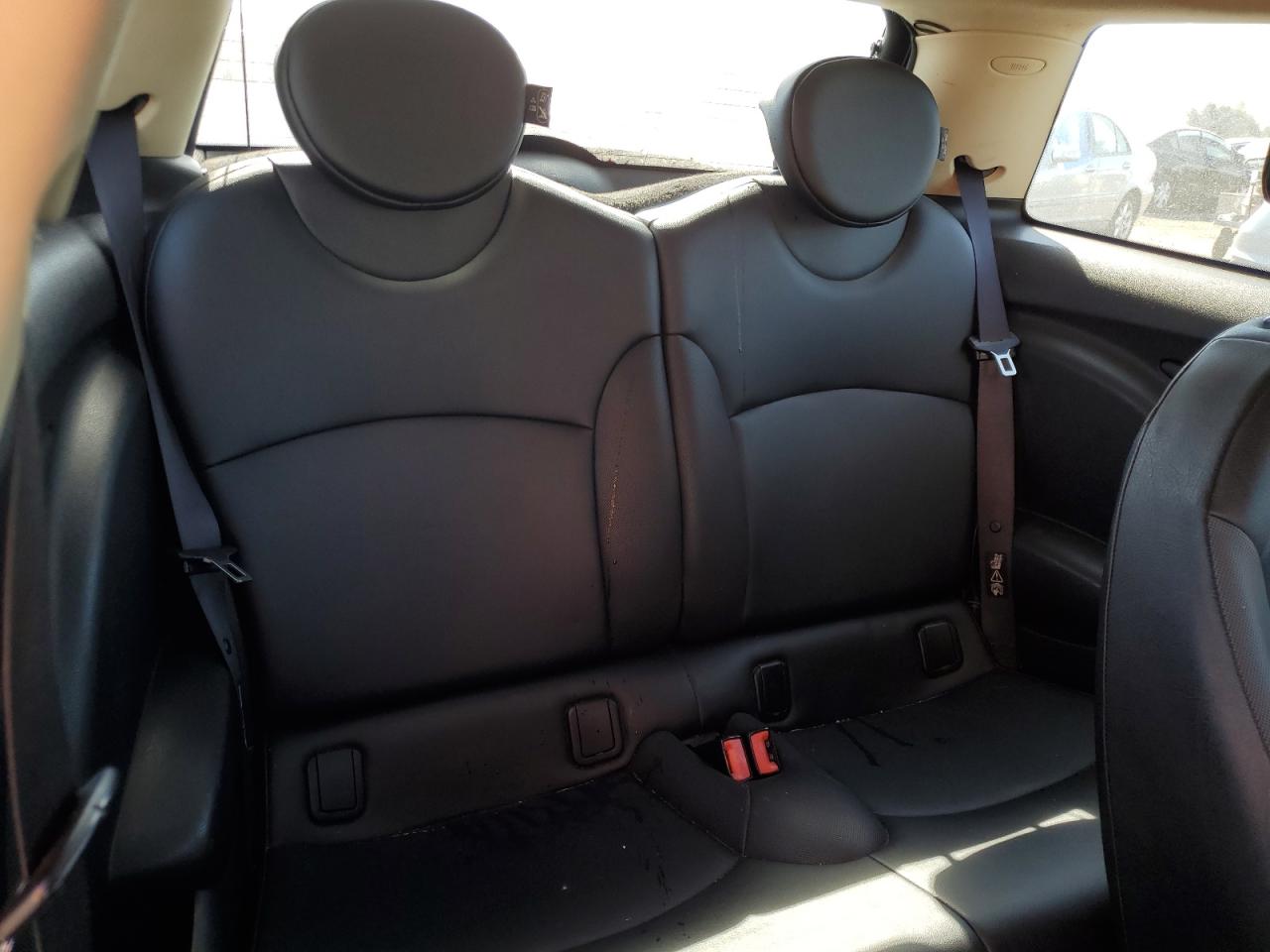 WMWSU3C58BTX97425 2011 Mini Cooper