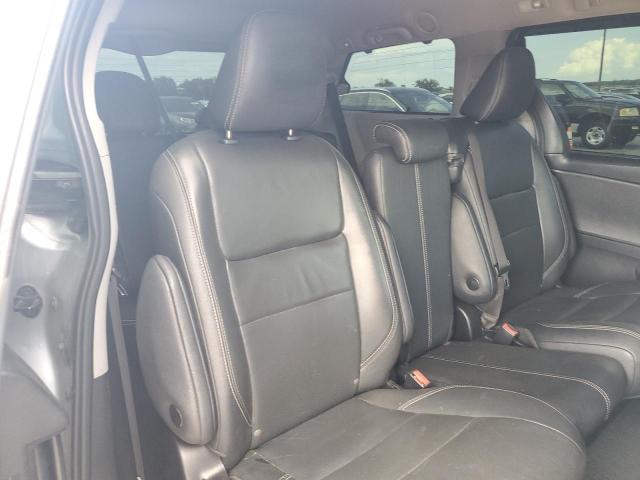 2018 TOYOTA SIENNA SE 5TDXZ3DC8JS943228