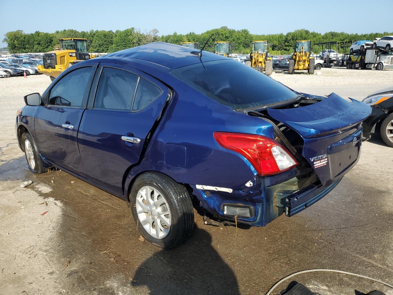 Lot #2794405446 2018 NISSAN VERSA S