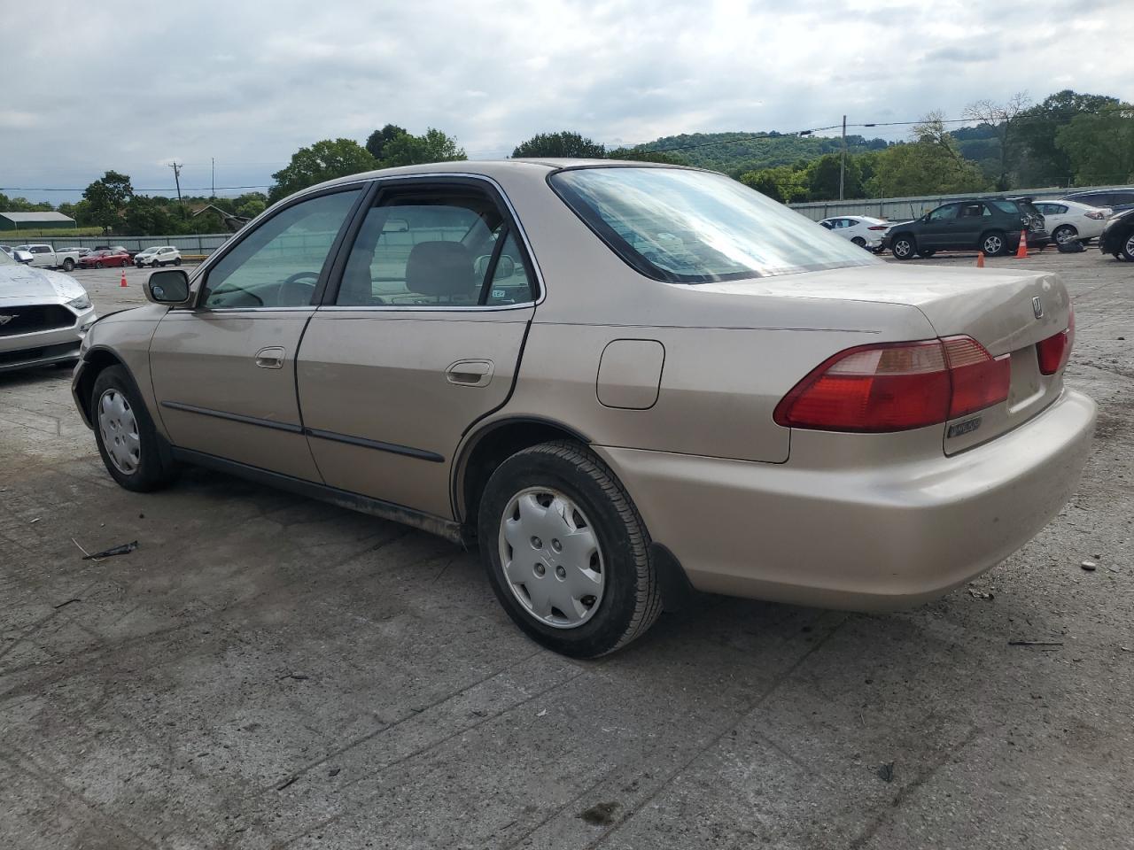 1HGCG5644YA144786 2000 Honda Accord Lx