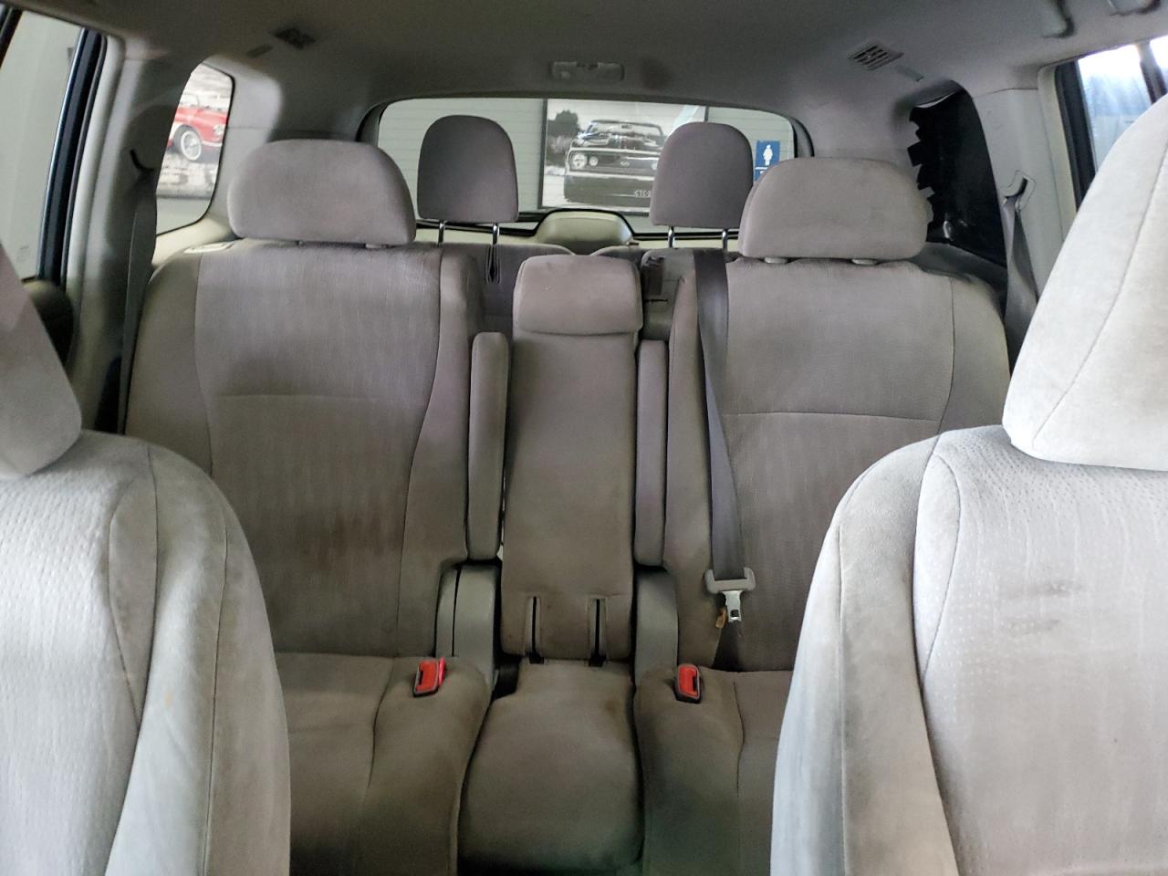 5TDBK3EH8BS077587 2011 Toyota Highlander Base