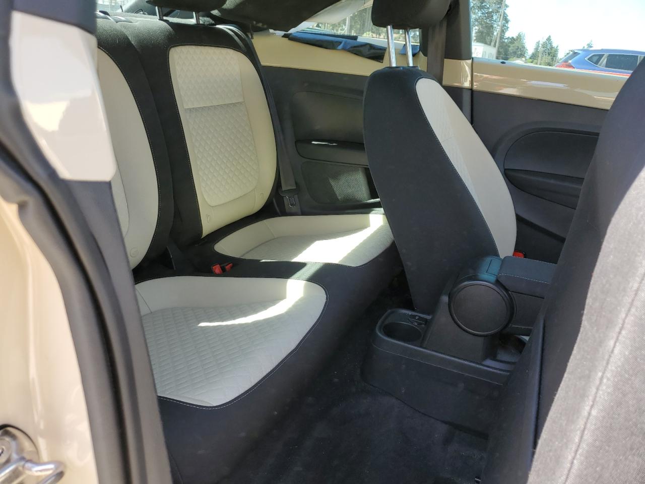 3VWFD7AT3KM705288 2019 Volkswagen Beetle S