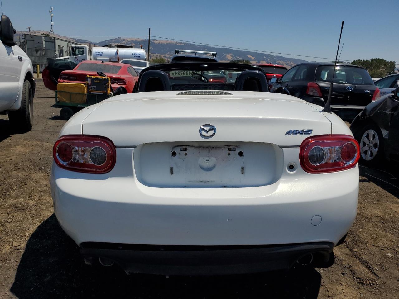 JM1NC2MF7F0240498 2015 Mazda Mx-5 Miata Club