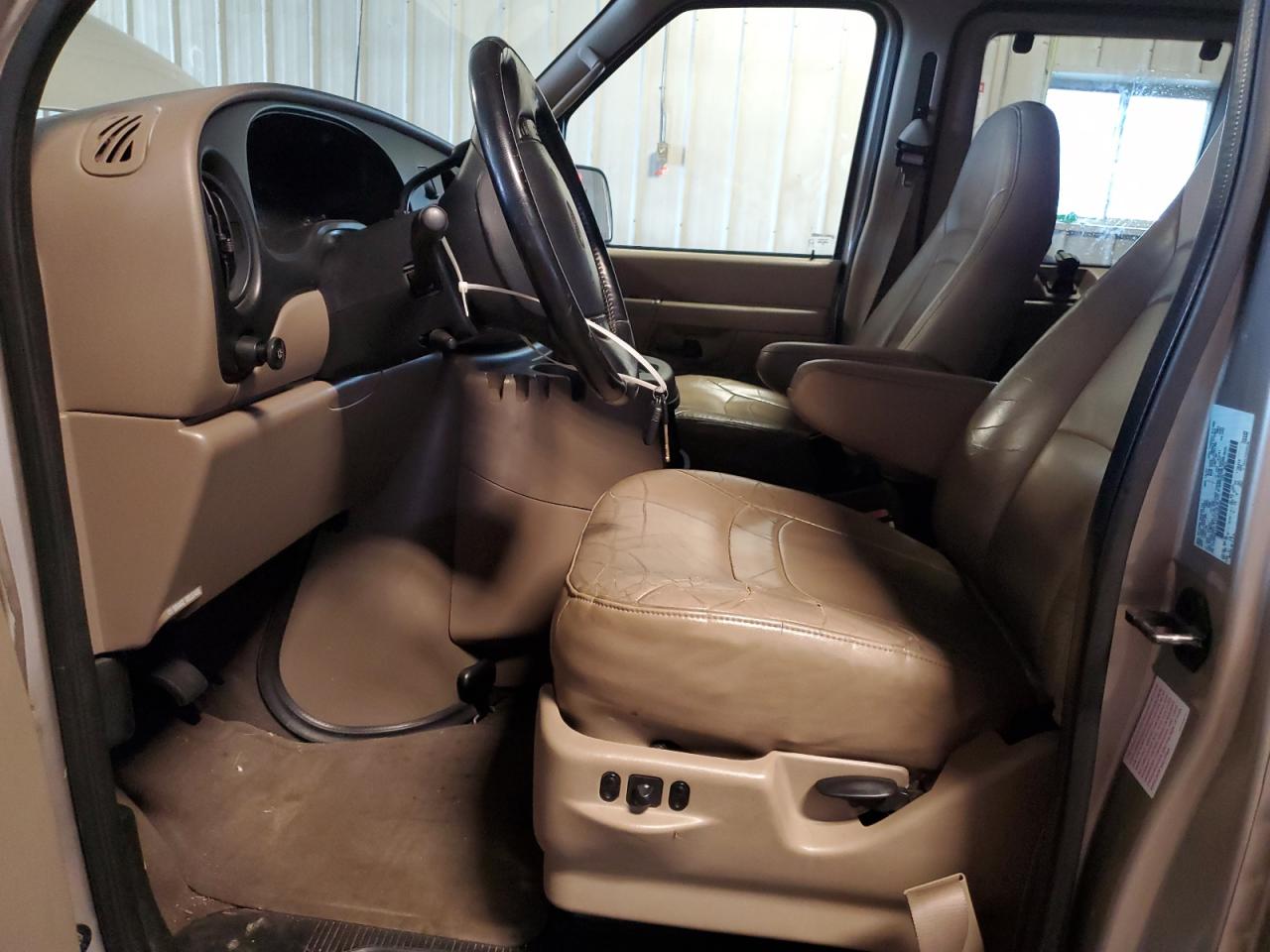 1FMRE11L62HA50523 2002 Ford Econoline E150 Wagon