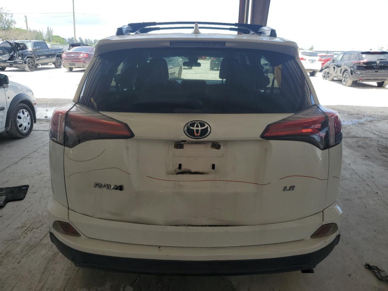 JTMZFREV4HJ113373 2017 Toyota Rav4 Le