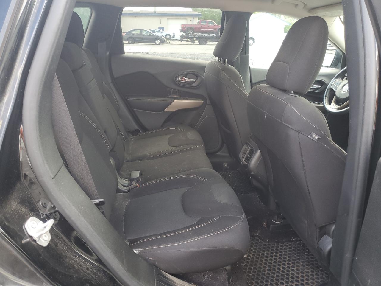 1C4PJMCS4HW576814 2017 Jeep Cherokee Latitude